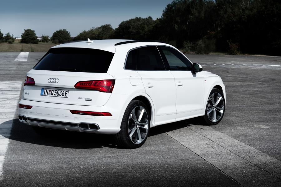  Audi Q5 55 TFSI e Quattro S-Line 2019 года  (WW) (фото 42 из 43)